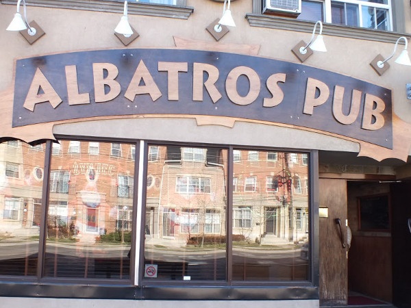 Albatros Pub & Restaurant - Front