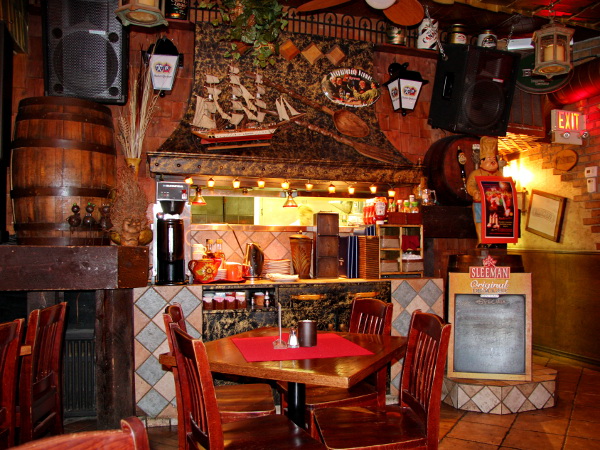 Albatros Pub & Restaurant